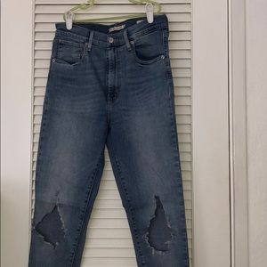 Levi’s ripped skinny jeans